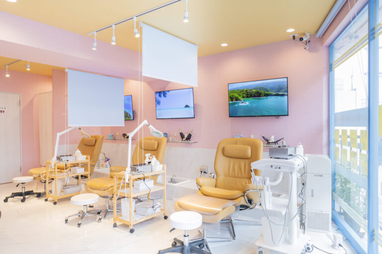 ドクターネイル爪革命総本店店内